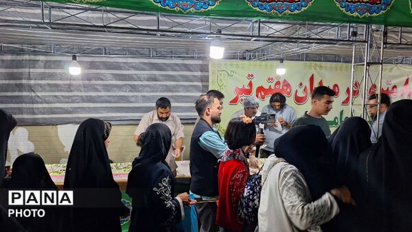 کیک ۸ متری کام پایتخت‌نشینان را شیرین کرد
