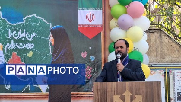 آیین متمرکز استانی جشن عاطفه‌ها‌ در دبیرستان فرزانگان یک ناحیه یک کرج 