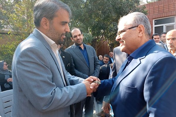 آیین بهره‌برداری از مدرسه زنده‌یاد لیلا لروند کهریزک