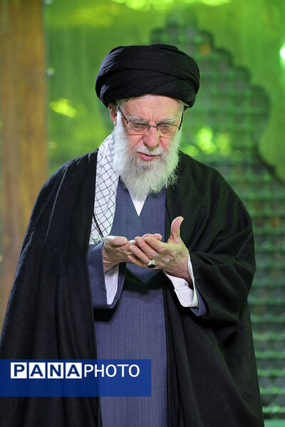 حضور رهبر معظم انقلاب در مرقد بنیانگذار جمهوری اسلامی ایران