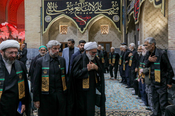 همایش پیرغلامان اهل بیت علیهم‌السلام در حرم مطهر رضوی