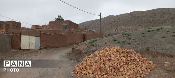 بارش باران بهاری در روستا بتو 