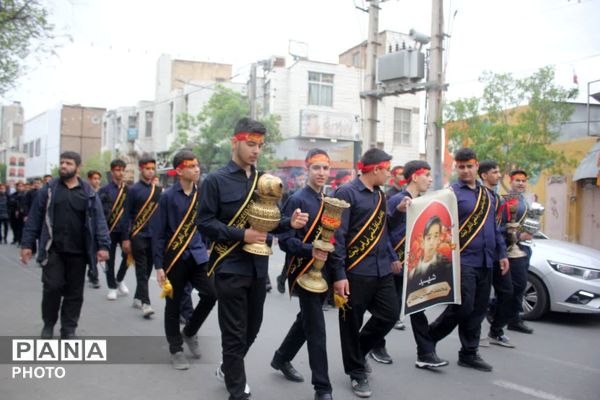 تشییع پیکر آخرین بازمانده شهدای خانواده دهقان در قم