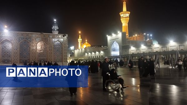حال و هوای حرم مطهر رضوی در شب شهادت حضرت زهرا (س)