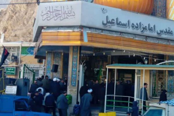 مراسم پیاده روی از مسجد موسی بن جعفر تا امام زاده اسماعیل درشهرستان فیروزکوه