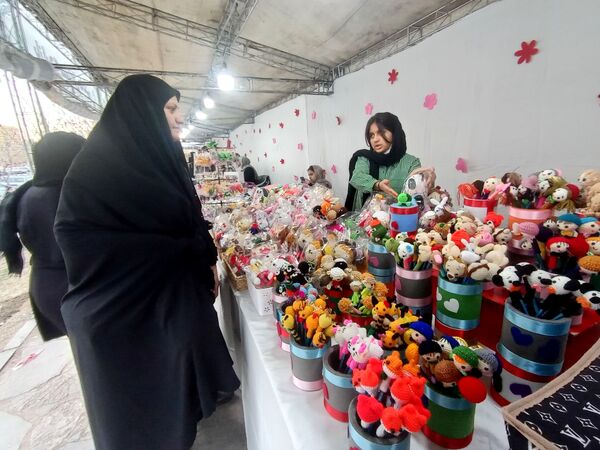 برگزاری نمایشگاه صنایع دستی در محله طلاب مشهد