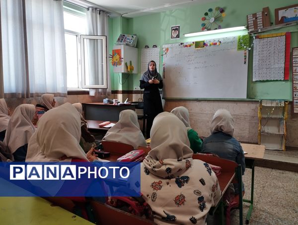 اجرای طرح حامی با حضور جهادی آموزگاران ملاردی  برای جبران ضعف درسی دانش آموزان ابتدایی 