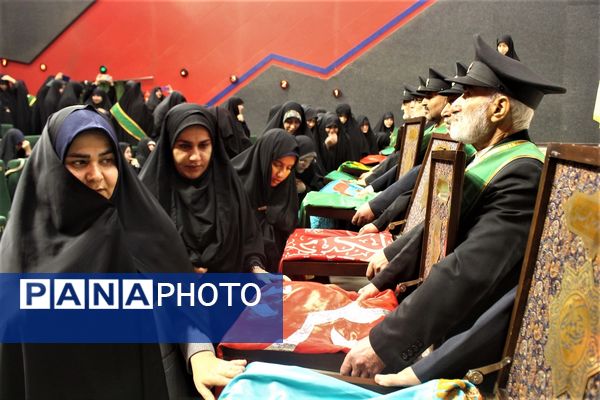 همایش مربیان تربیتی و مشاوران جهادی آموزش و پرورش قم