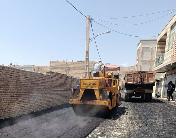 اجرای پروژه آسفالت ریزی در روستای مارکده