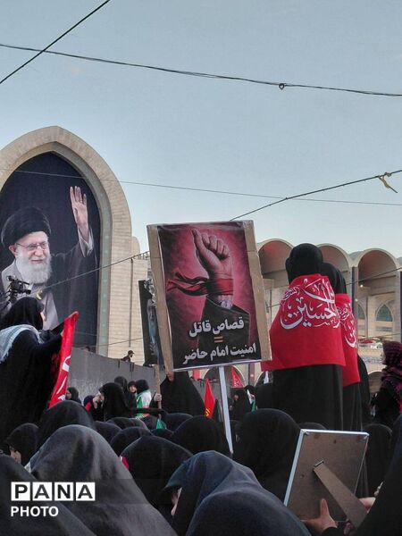 تهران در تب وداع با رهبر  مقتدر شهید