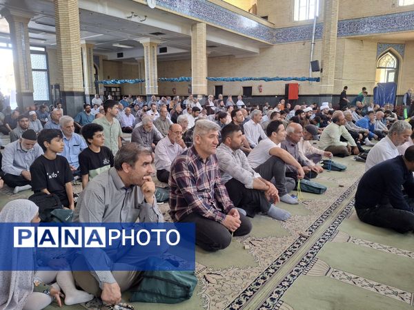 حضور مردم و  فرهنگیان متدین ملارد در صفوف نماز جمعه 