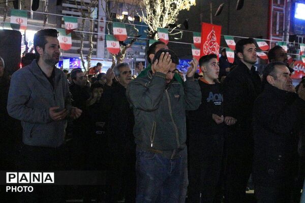 قرار عاشقی مردم بهارستان در میدان شهدای هفت تیر