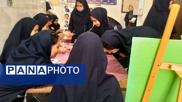 انتخابات شورای دانش آموزی در دبیرستان شاهد شهید حمامی ناحیه شش مشهد