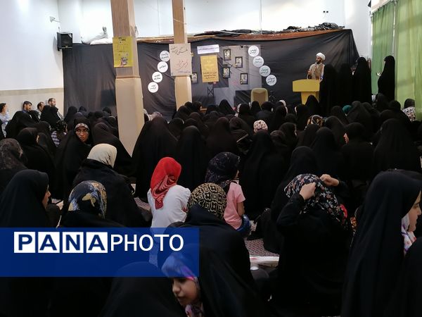 اجتماع دانش‌آموزی چهلم شهدای خدمت در بیرجند