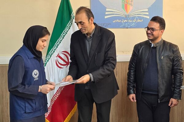 تقدیر از دانش آموز خبرنگاران فعال پانا بهارستان دو