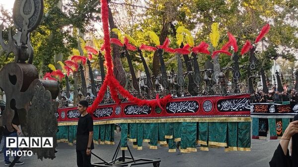 راهپیمایی جاماندگان اربعین در ملایر با حضور پرشور عاشقان حسینی 