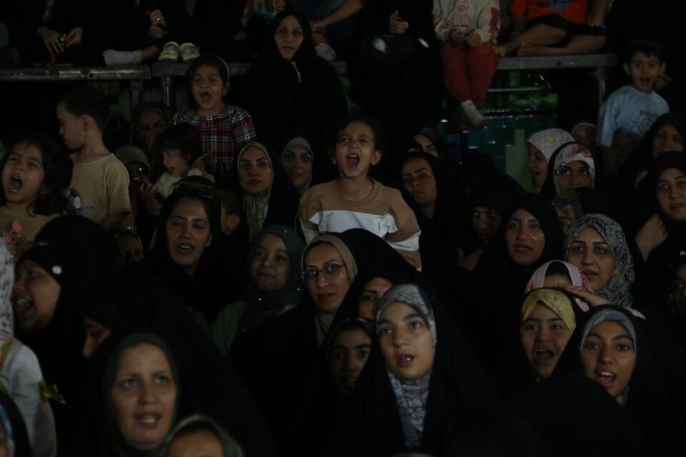 بیعت دانش‌آموزان یزد با ولایت در ویژه‌برنامه مهر مقاومت