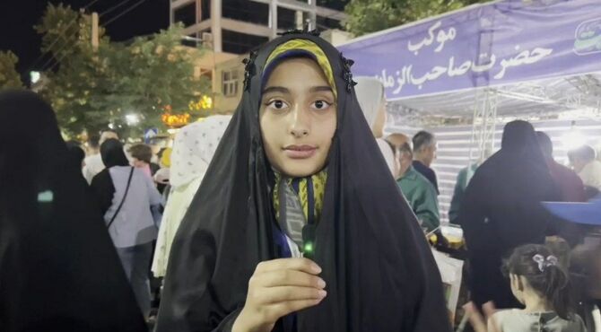دانش آموزان در ساوجبلاغ به استقبال عید مهربانی رفتند 