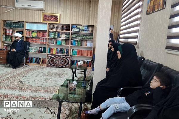 دیدار معاونین پرورشی، مربیان تربیتی و مشاورین منطقه با امام جمعه باقرشهر و کهریزک 