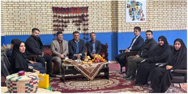 بازدید دبیر قرارگاه عدالت تربیتی از نمایشگاه «ایرانمون» در بوشهر