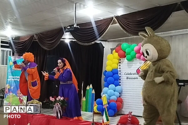 جشن شکوفه‌ها در اردوگاه فرهنگی فدک شیراز