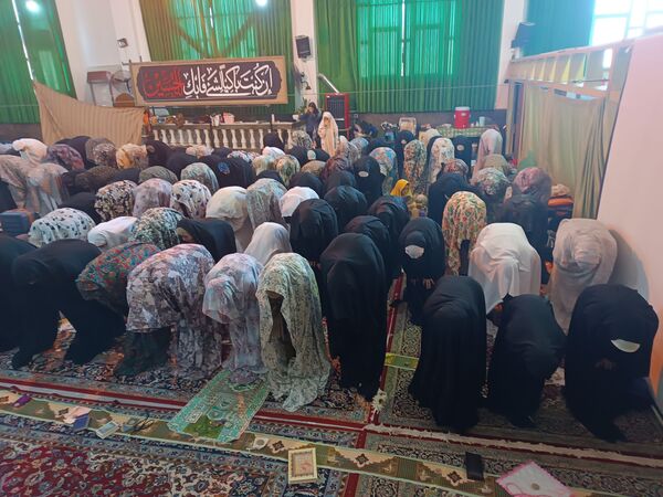 اعتکاف دانش‌آموزی در گناباد