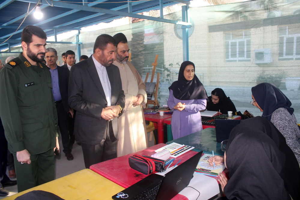 نمایشگاه دانش‌آموزان تراز انقلاب اسلامی استان بوشهر