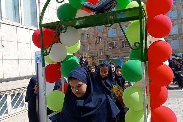 از غنچه های مدرسه تا شکوفه های مقاومت