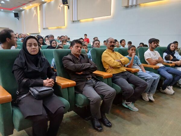 برگزاری مراسم تقدیر و تجلیل از دانش آموزان فوتبالیست باشگاه میعاد 