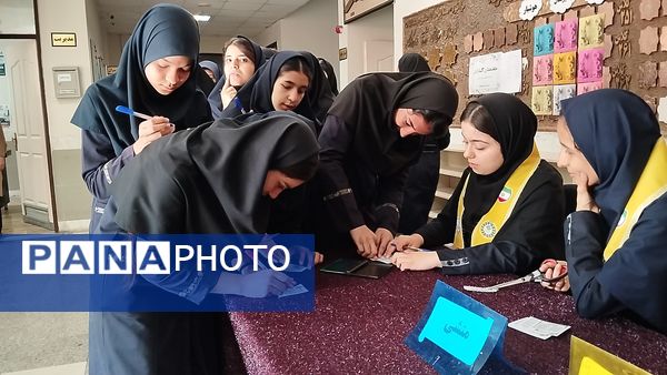  انتخابات شورای دانش آموزی در دبیرستان هوشیار