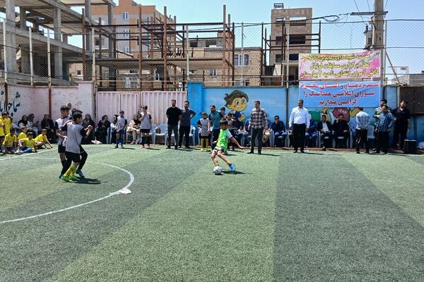 مسابقات مینی فوتبال دانش‌آموزان دوره اول ودوم ابتدایی در بهارستان‌۲