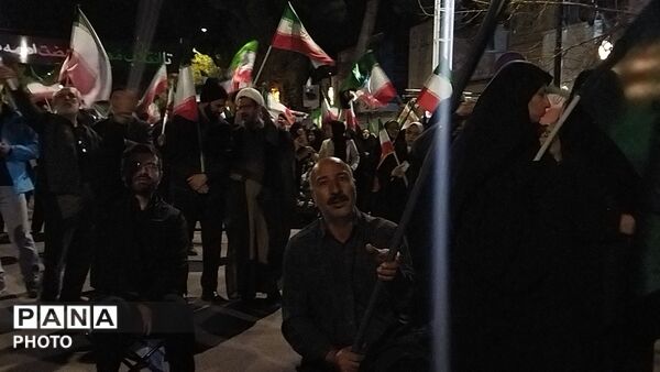 از پیر تا کودک برای حفظ  وطن آمدند-۱