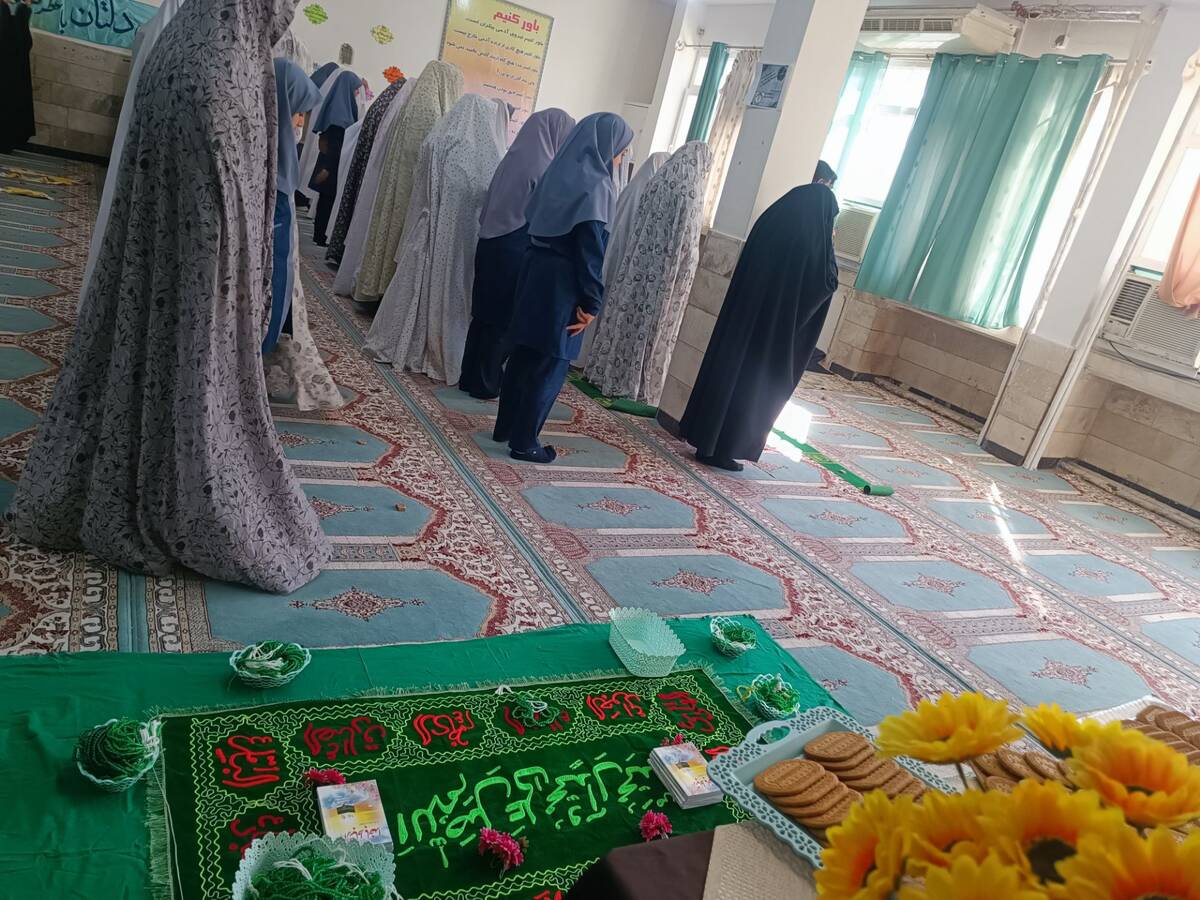 اجلاسیه نماز در آموزشگاه متوسطه اول دخترانه 15خرداد سرخس