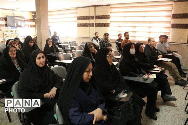  جلسه هم‌اندیشی همکاران پرورشی فیروزکوه 