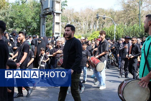 برپایی مراسم جاماندگان اربعین حسینی در امامزاده محمد(ع) کرج