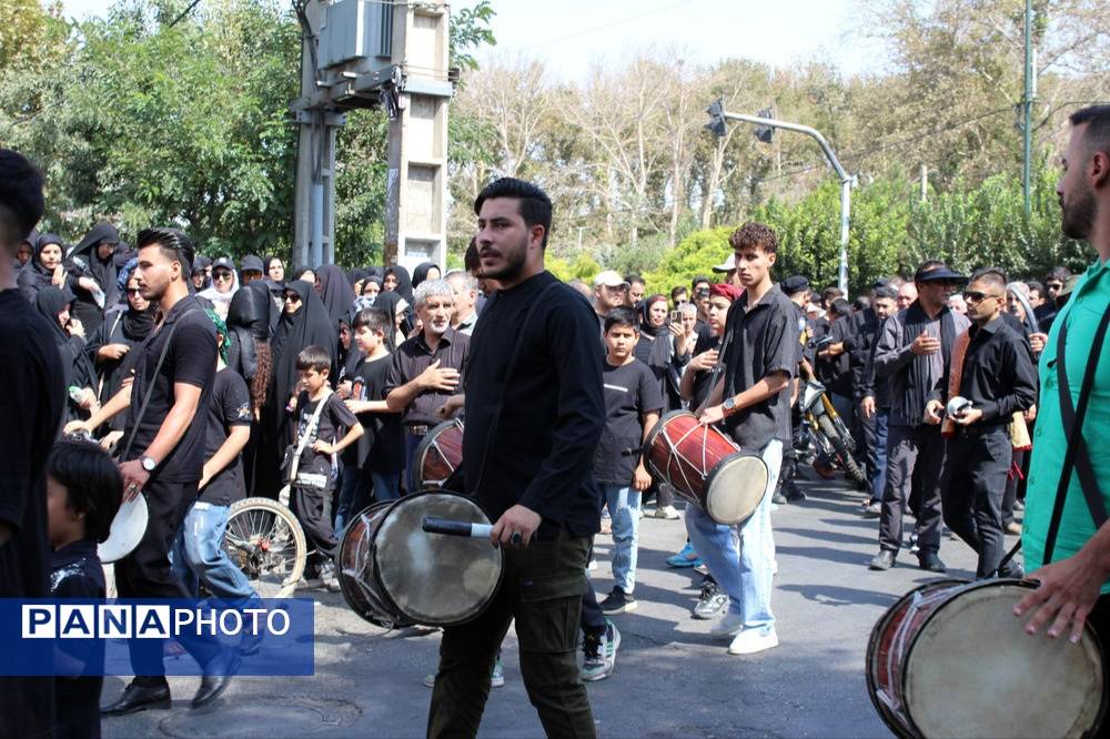 برپایی مراسم جاماندگان اربعین حسینی در امامزاده محمد(ع) کرج