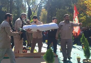 مراسم وداع و تشییع پیکر مطهر شهید گمنام در پارک ارغوان شیراز 