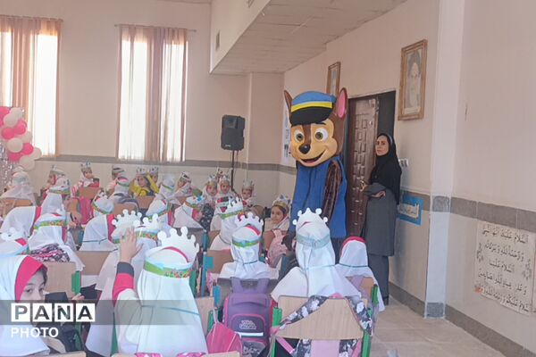 جشن شکوفه‌ها در مدرسه رضوان رباط کریم