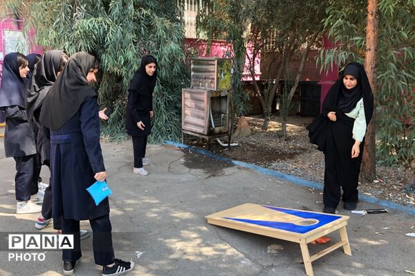 حضور کاروان مهر کانون فرهنگی تربیتی شهید رجایی در مدارس ناحیه دو شهرری 