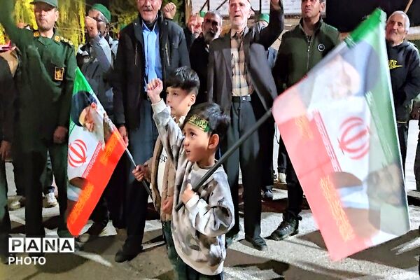 یک دنیا شاهد و مبهوت از حضور خیابانی مردم شهر بار