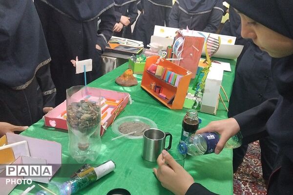 برپایی نمایشگاه «استعداد و هویت یابی» در مدارس ارشاد و دکتر رزمی ناحیه دو شهرری 