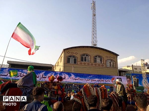  جشن بزرگ مردم در مهمانی ۱۰ کیلومتری