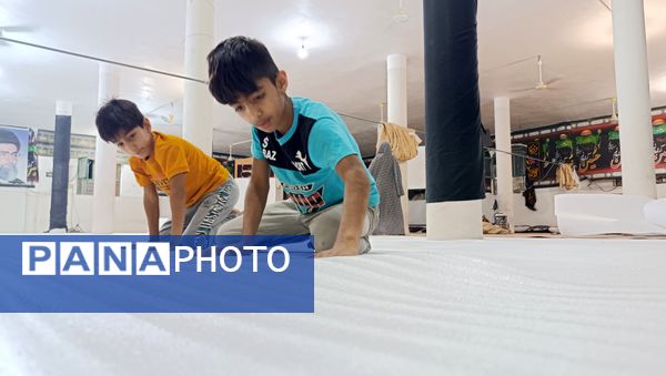 حسینیه حضرت ابوالفضل(ع) در استقبال از ماه محرم سیاه پوش و غبارروبی شد