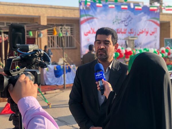 نواخته شدن زنگ گلبانگ انقلاب اسلامی در دبیرستان خوروش2 کارون