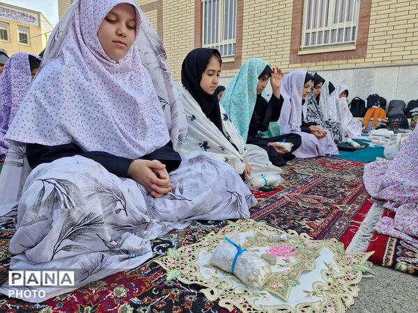 برپایی نماز استغاثه و باران در مدرسه منتصرین شاهد