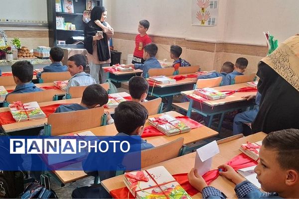 جشن کلاس اولی ها در دبستان باقرالعلوم ناحیه یک شهرری