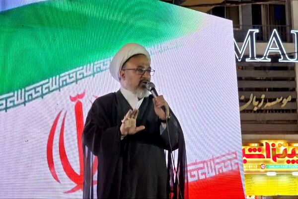 منتظران واقعی با جان ، مال و زبان جهاد می‌کنند