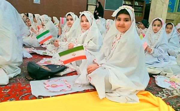 دانش‌آموزان بویین‌زهرایی در جشن روزه‌اولی‌ها از خدای خود تشکر کردند