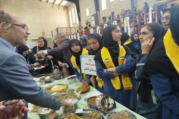 اردوی تمشک دختران شهرستان‌های جنوبی استان بوشهر در کنگان