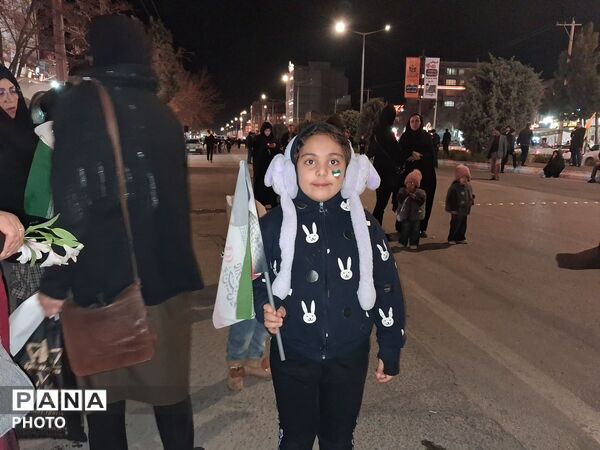  دهه نودی ها طراوت بخش اجتماعات شبانه در بلوار فضل نیشابور